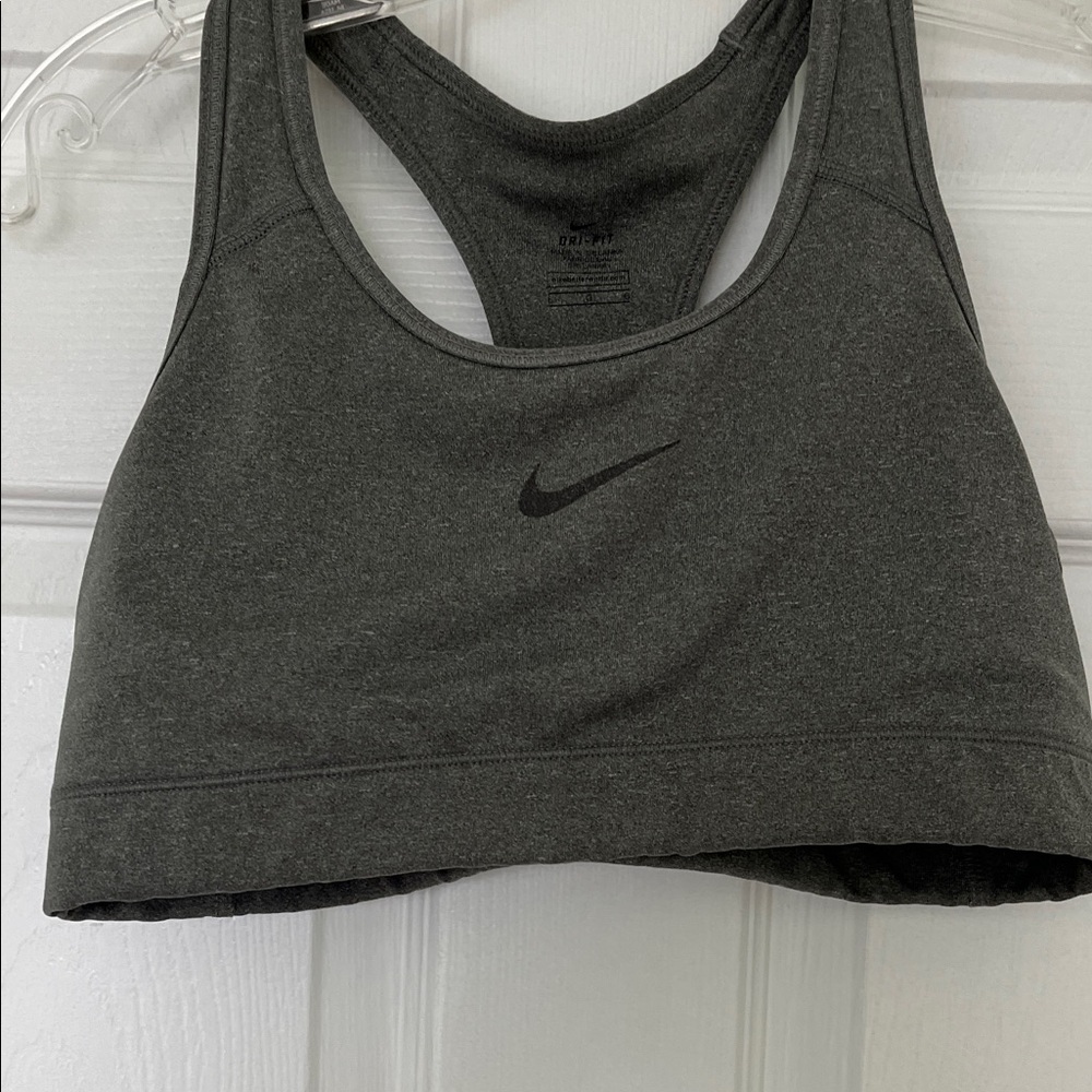 Nike women’s gray sports bra.